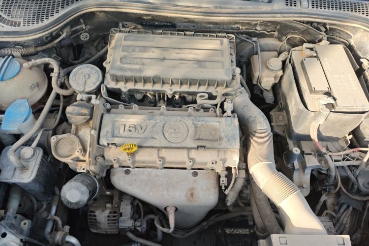 Used Skoda Octavia 2013 1.6L Manual Yijie Edition Engine Bay