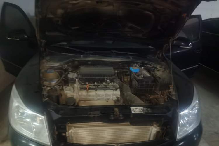 Used Skoda Octavia 2013 1.6L Automatic Yijun Edition Engine Bay