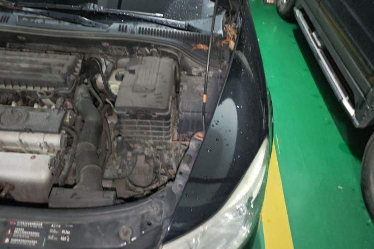 Used Skoda Octavia 2013 1.6L Automatic Yijun Edition Engine Bay Left