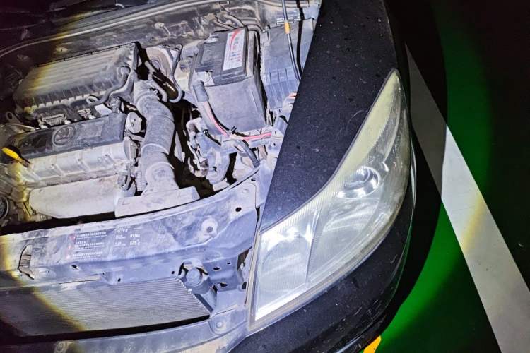 Used Skoda Octavia 2013 1.6L Manual Yijun Edition Engine Bay Left