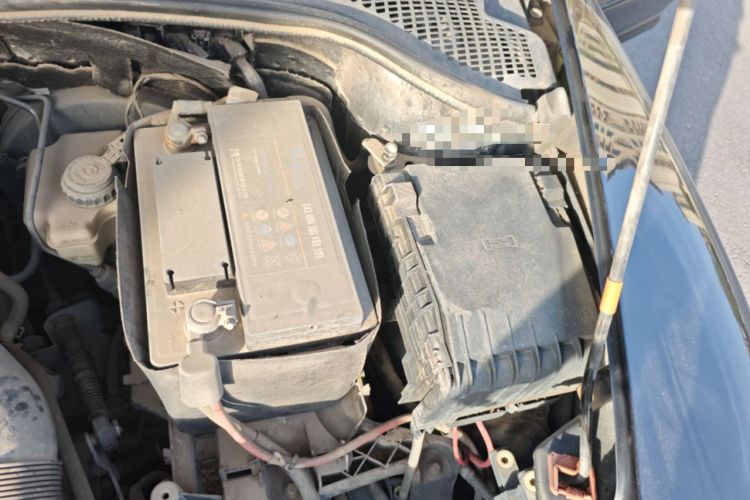 Used Skoda Octavia 2013 1.6L Manual Yijie Edition Engine Bay Left