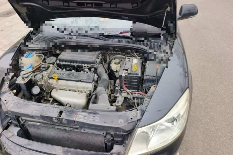 Used Skoda Octavia 2013 1.6L Manual Yijun Edition Engine Bay Left