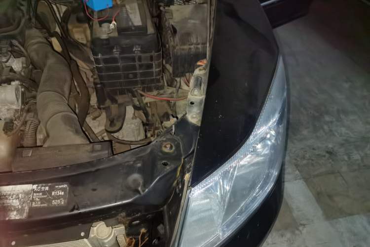 Used Skoda Octavia 2013 1.6L Automatic Yijun Edition Engine Bay Left