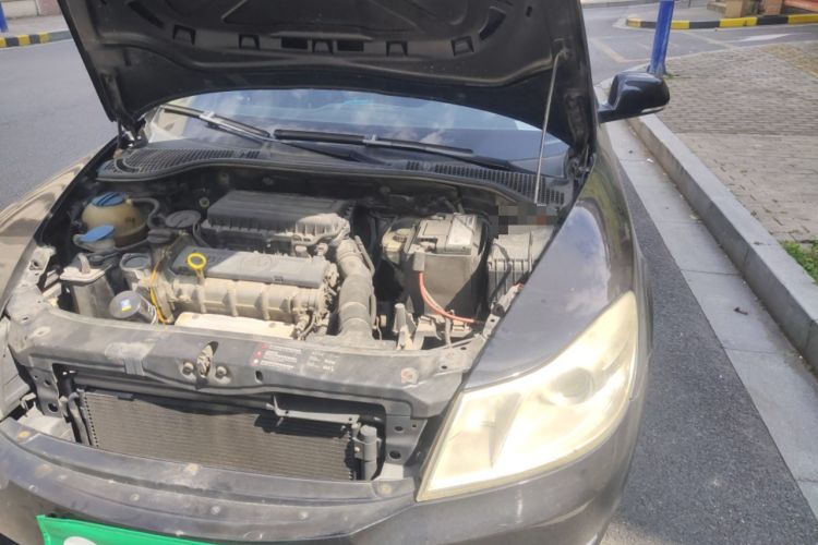 Used Skoda Octavia 2013 1.6L Manual Yijun Edition Engine Bay Left