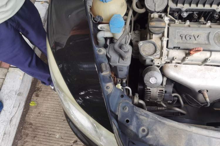 Used Skoda Octavia 2013 1.6L Automatic Yijun Edition Engine Bay Right