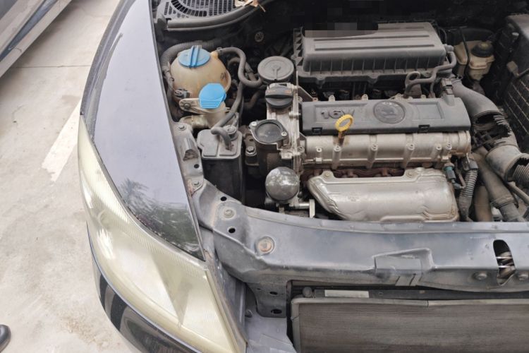Used Skoda Octavia 2013 1.6L Automatic Yijun Edition Engine Bay Right