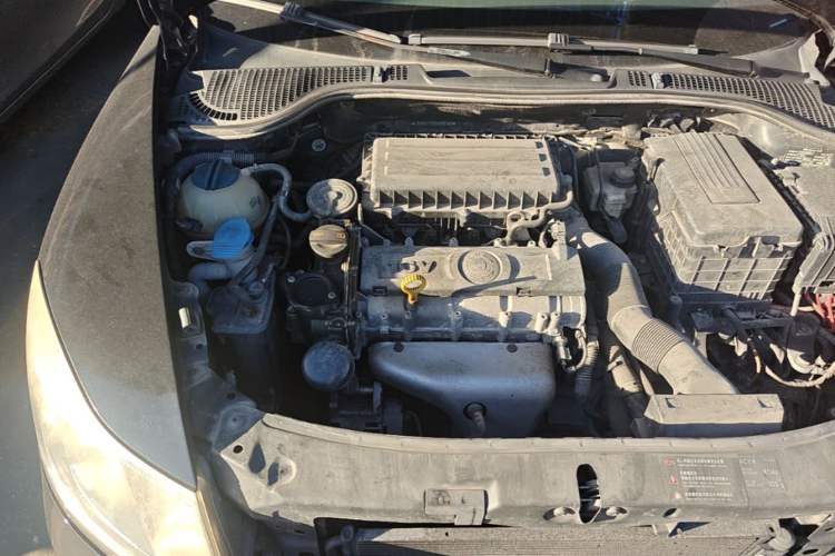 Used Skoda Octavia 2013 1.6L Automatic Elegance Edition Engine Bay Right