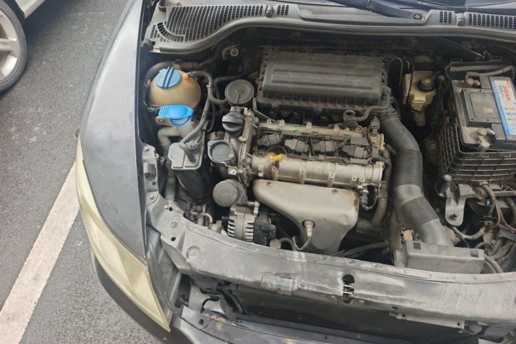 Used Skoda Octavia 2013 1.6L Automatic Yijie Edition Engine Bay Right