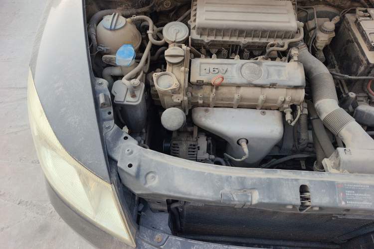 Used Skoda Octavia 2013 1.6L Manual Yijie Edition Engine Bay Right