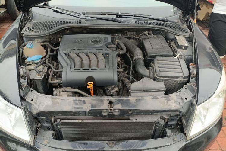 Used Skoda Octavia 2013 2.0L Automatic Yijie Edition Engine Bay