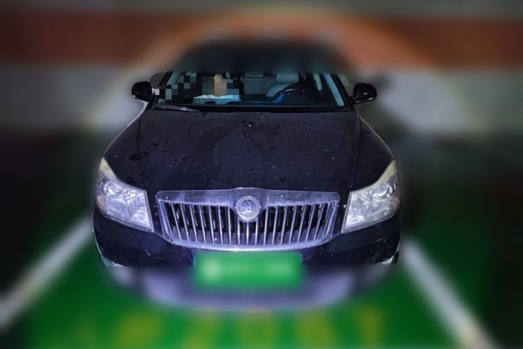Used Skoda Octavia 2013 1.6L Manual Yijun Edition Front