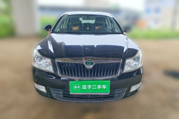 Used Skoda Octavia 2013 1.6L Manual Eado Edition Front