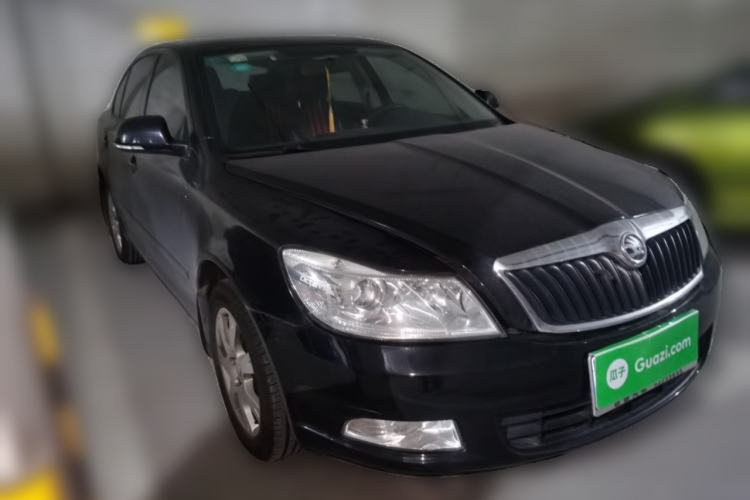 Used Skoda Octavia 2013 1.6L Automatic Yijie Edition Front Right 45 Deg