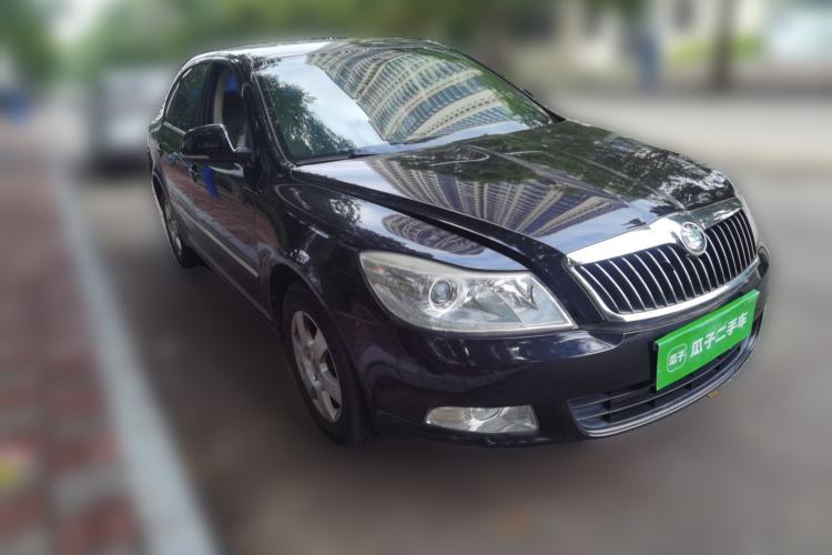 Used Skoda Octavia 2013 1.6L Automatic Yijun Edition Front Right 45 Deg