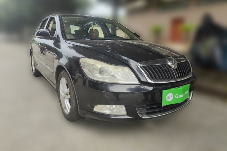 Used Skoda Octavia 2013 1.6L Manual Yijun Edition Front Right 45 Deg