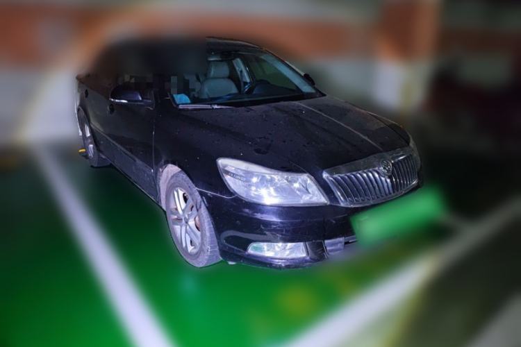 Used Skoda Octavia 2013 1.6L Manual Yijun Edition Front Right 45 Deg