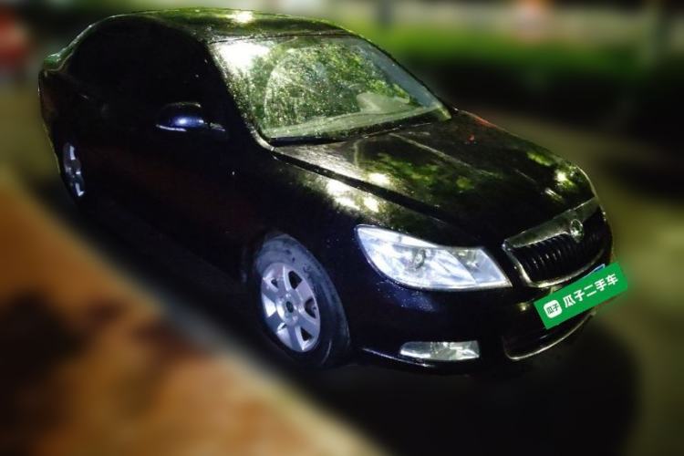 Used Skoda Octavia 2013 1.6L Manual Yijie Edition Front Right 45 Deg