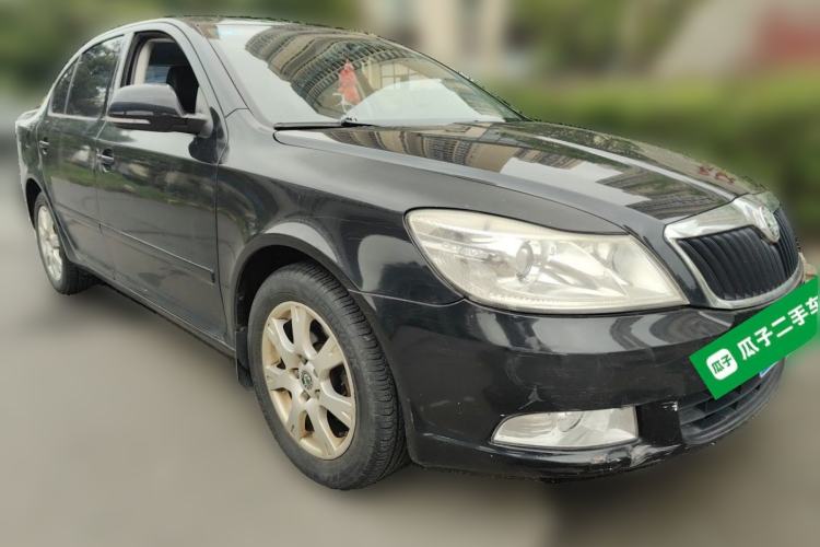 Used Skoda Octavia 2013 2.0L Automatic Yijie Edition Front Right 45 Deg