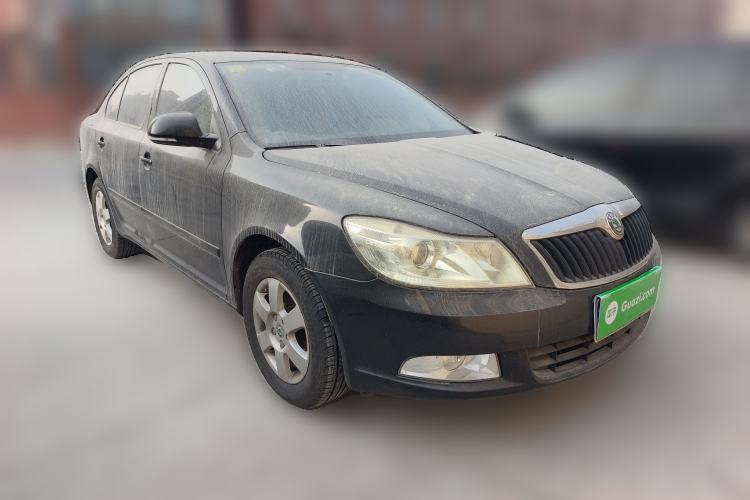 Used Skoda Octavia 2013 1.6L Manual Yijie Edition Front Right 45 Deg