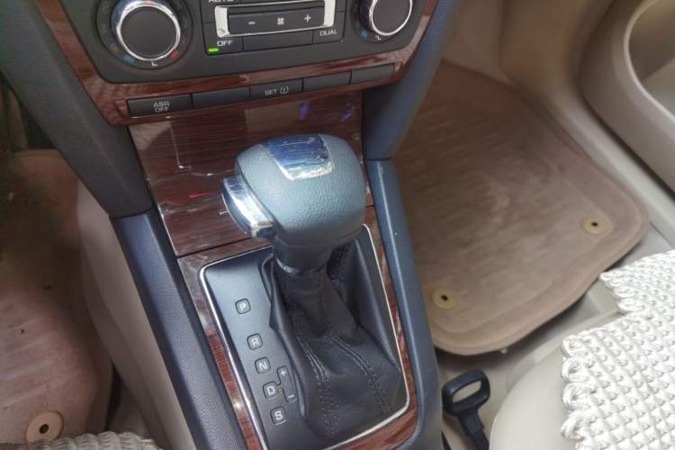 Used Skoda Octavia 2013 1.6L Automatic Yijun Edition Gear Lever