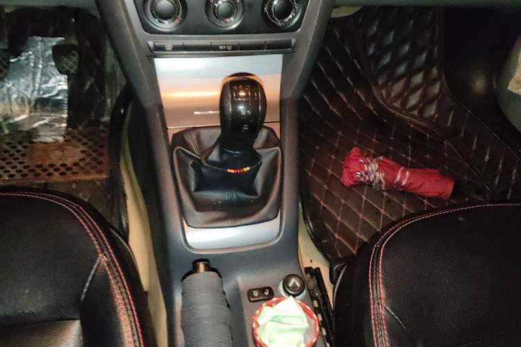 Used Skoda Octavia 2013 1.6L Manual Yijie Edition Gear Lever