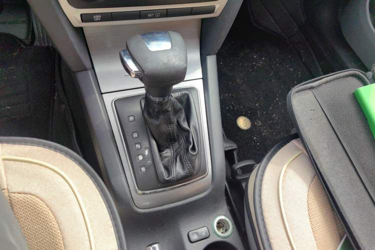 Used Skoda Octavia 2013 1.6L Automatic Yijun Edition Gear Lever