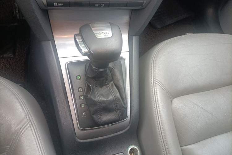 Used Skoda Octavia 2013 1.4TSI DSG Yijun Edition Gear Lever