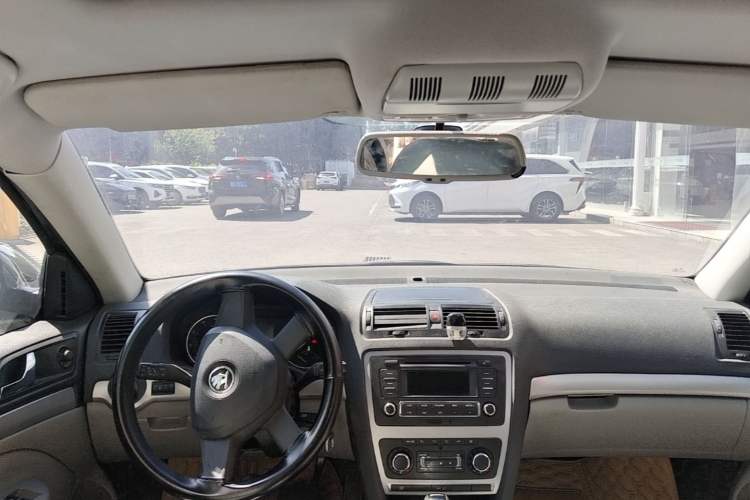 Used Skoda Octavia 2013 1.6L Automatic Yijun Edition Headliner