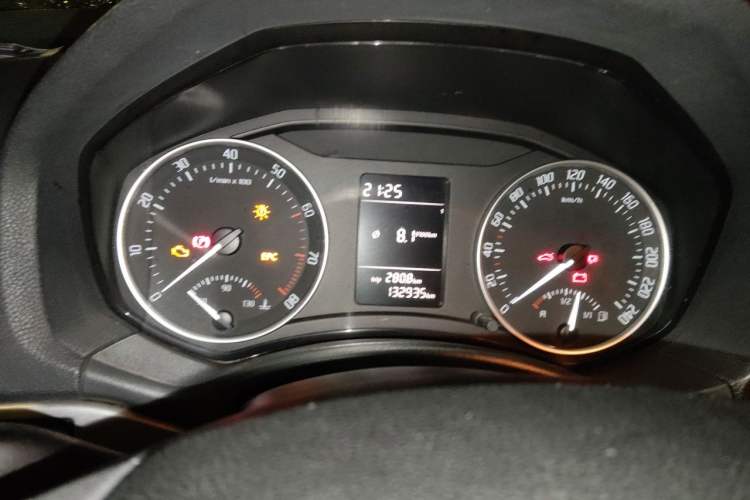 Used Skoda Octavia 2013 1.6L Manual Yijie Edition Instrument Cluster