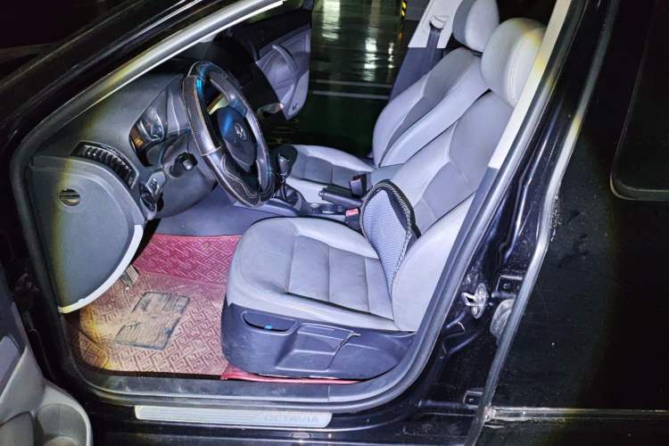 Used Skoda Octavia 2013 1.6L Manual Yijun Edition Left Front Seat