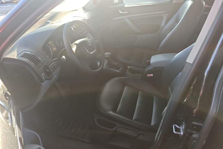 Used Skoda Octavia 2013 1.6L Automatic Elegance Edition Left Front Seat