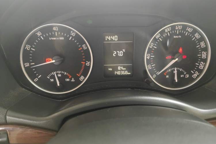 Used Skoda Octavia 2013 1.6L Manual Yijun Edition Odometer Close Up
