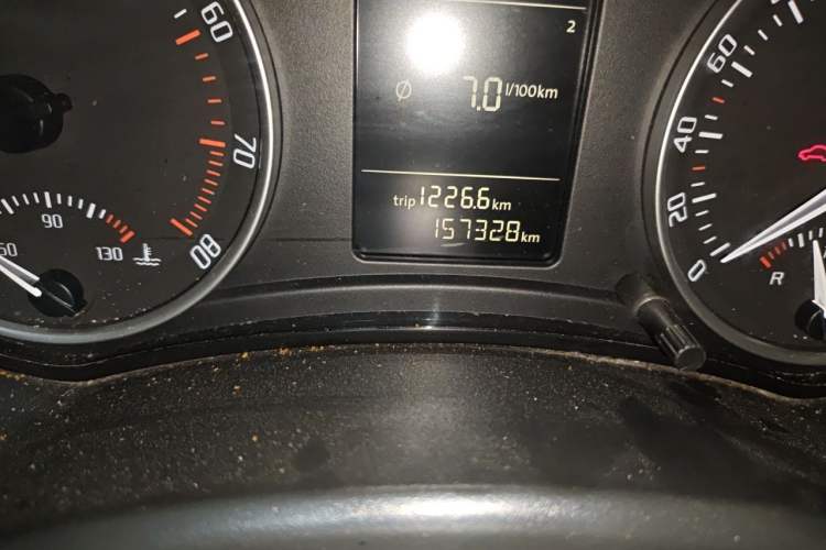 Used Skoda Octavia 2013 1.6L Manual Yijun Edition Odometer Close Up