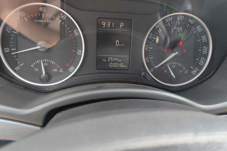 Used Skoda Octavia 2013 1.6L Automatic Yijun Edition Odometer Close Up