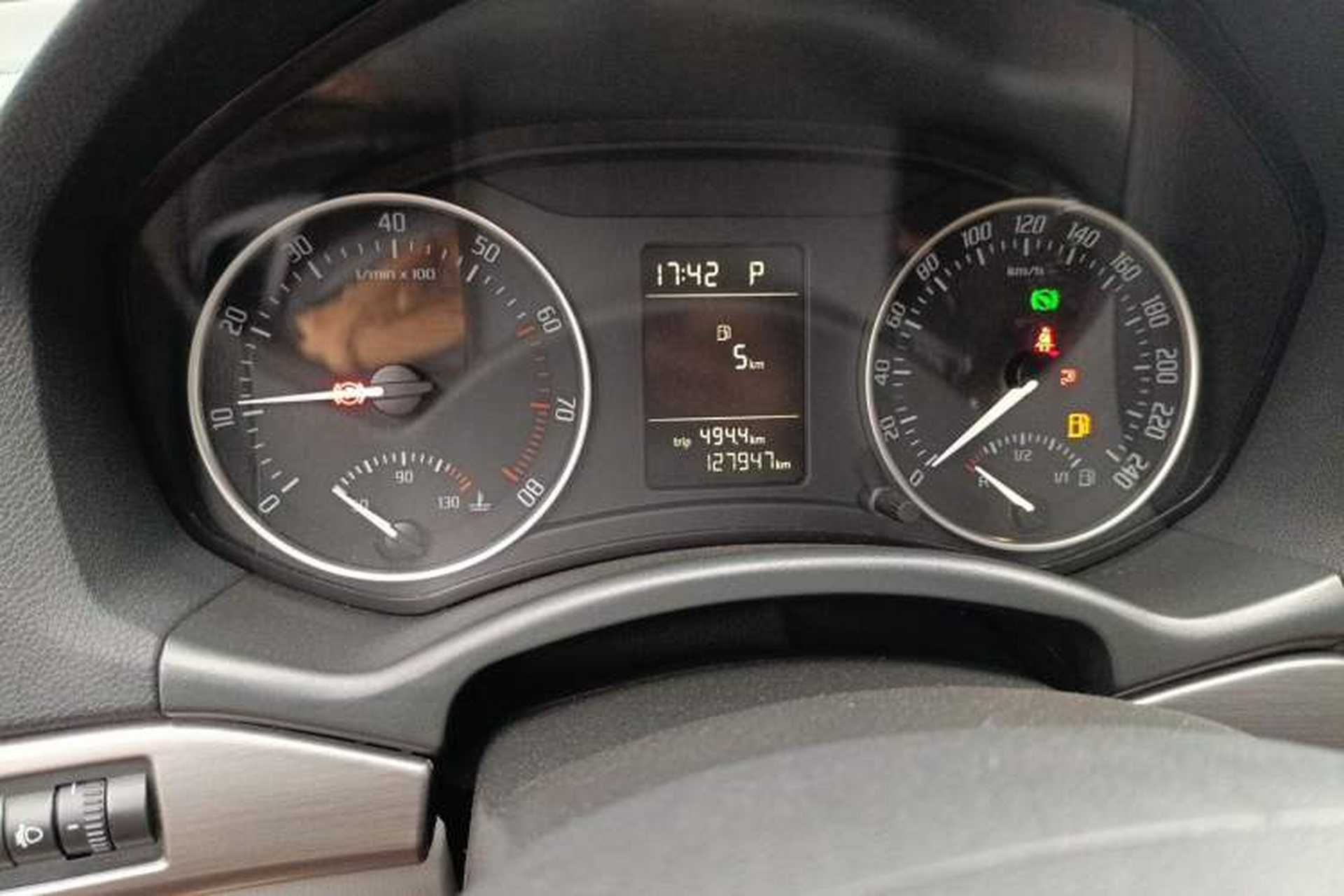 Used Skoda Octavia 2013 2.0L Automatic Yijie Edition Odometer Close Up