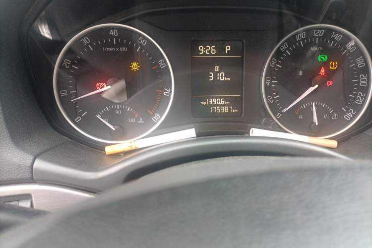 Used Skoda Octavia 2013 1.4TSI DSG Yijun Edition Odometer Close Up