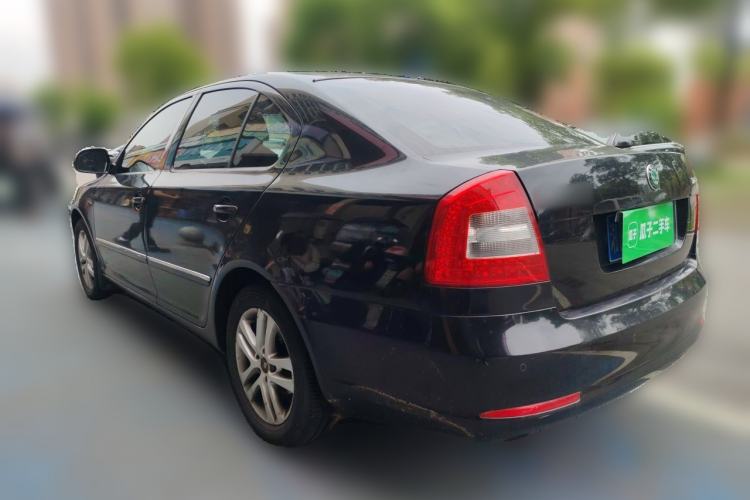 Used Skoda Octavia 2013 1.6L Manual Yijun Edition Rear Left 45 Deg
