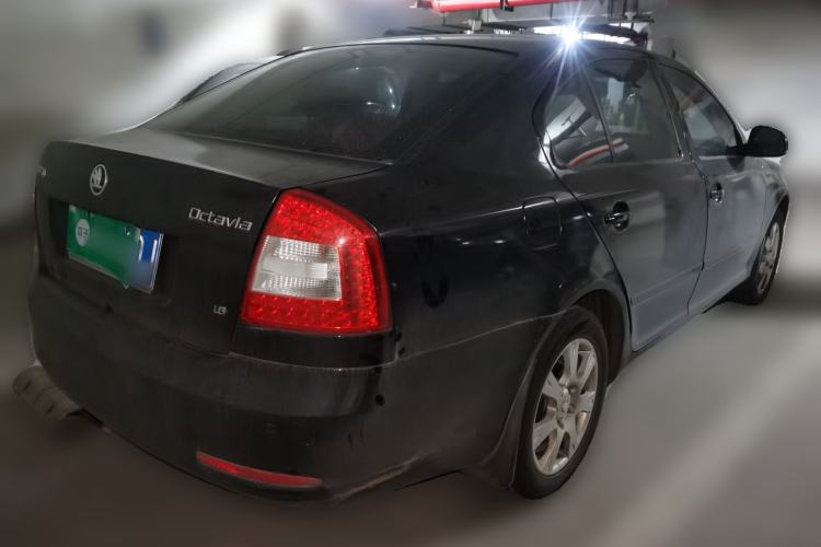 Used Skoda Octavia 2013 1.6L Automatic Yijie Edition Rear Right 45 Deg