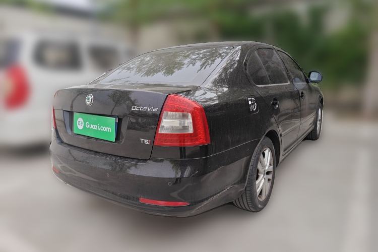Used Skoda Octavia 2013 1.6L Automatic Yijun Edition Rear Right 45 Deg