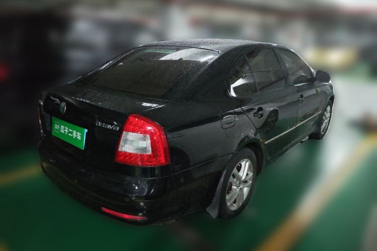 Used Skoda Octavia 2013 1.6L Automatic Yijun Edition Rear Right 45 Deg