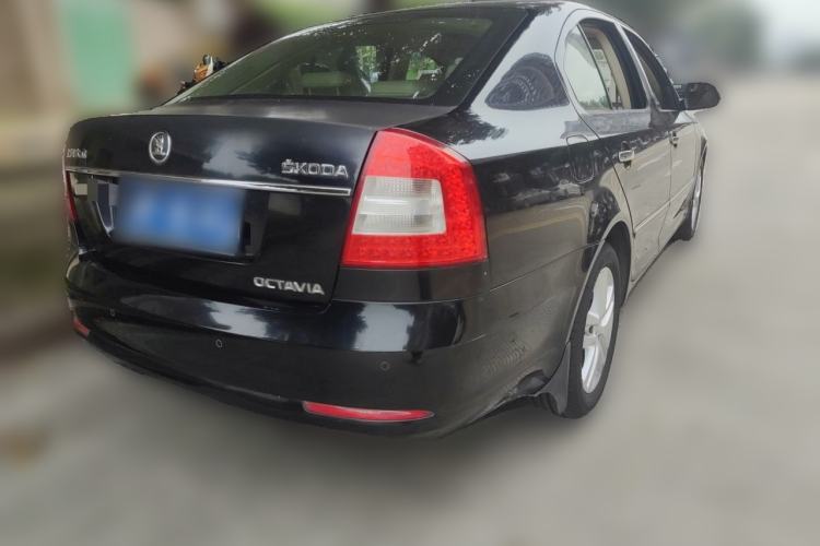 Used Skoda Octavia 2013 1.6L Manual Yijun Edition Rear Right 45 Deg