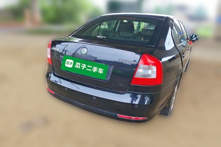 Used Skoda Octavia 2013 1.6L Manual Eado Edition Rear Right 45 Deg
