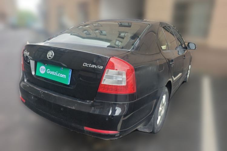 Used Skoda Octavia 2013 1.6L Automatic Yijie Edition Rear Right 45 Deg