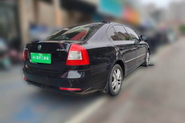 Used Skoda Octavia 2013 1.6L Manual Yijun Edition Rear Right 45 Deg