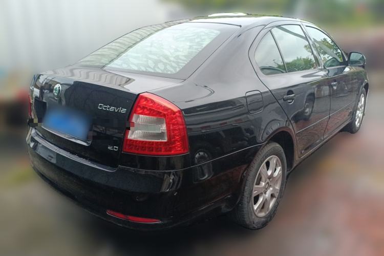 Used Skoda Octavia 2013 2.0L Automatic Yijie Edition Rear Right 45 Deg