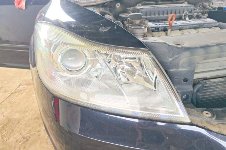 Used Skoda Octavia 2013 1.6L Manual Eado Edition Right Front Headlight
