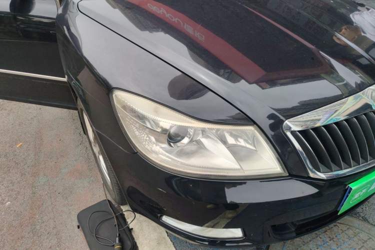 Used Skoda Octavia 2013 1.6L Manual Yijun Edition Right Front Headlight