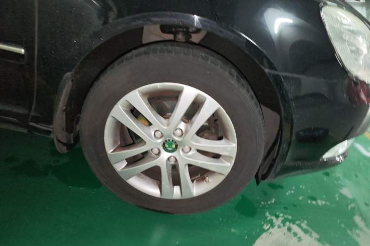 Used Skoda Octavia 2013 1.6L Automatic Yijun Edition Right Front Wheel Hub