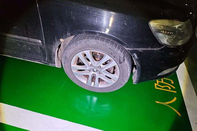 Used Skoda Octavia 2013 1.6L Manual Yijun Edition Right Front Wheel Hub