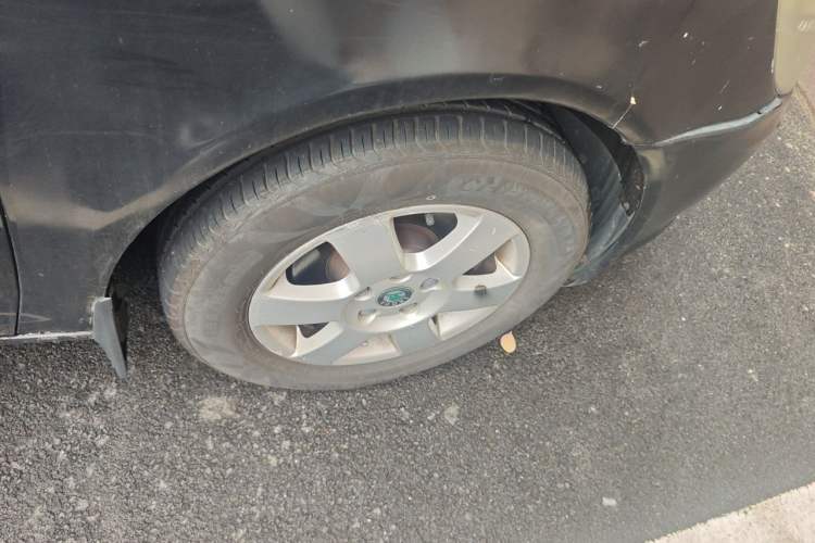 Used Skoda Octavia 2013 1.6L Automatic Yijie Edition Right Front Wheel Hub